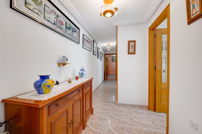 Image No.24-3 Bed Apartment for sale
