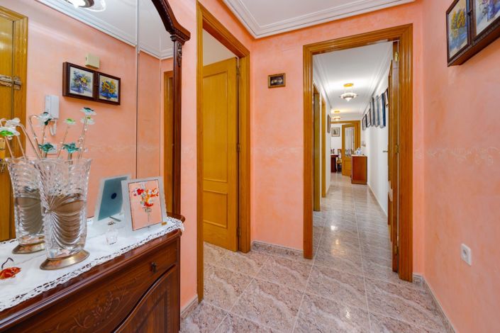 Image No.8-3 Bed Apartment for sale