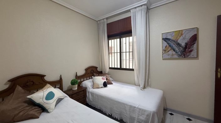 Image No.10-3 Bed Apartment for sale
