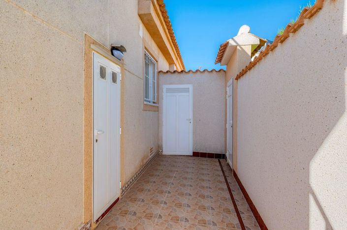 Image No.16-2 Bed Bungalow for sale