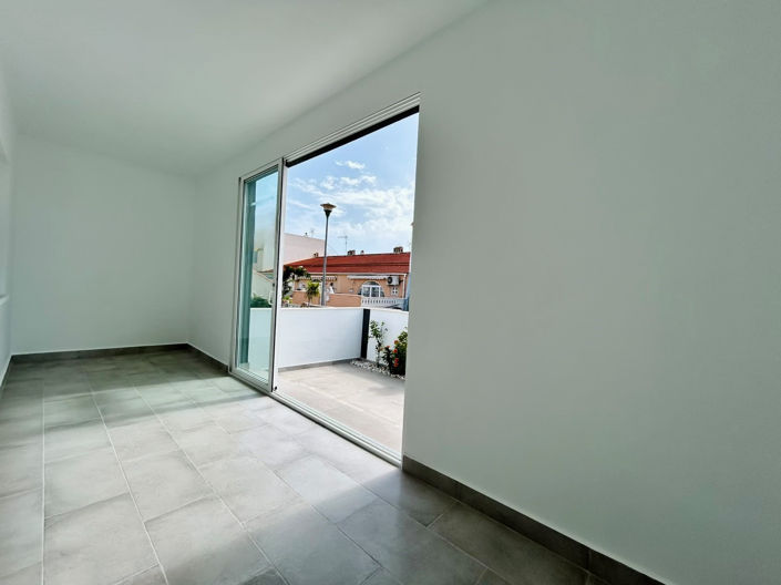 Image No.8-2 Bed Bungalow for sale