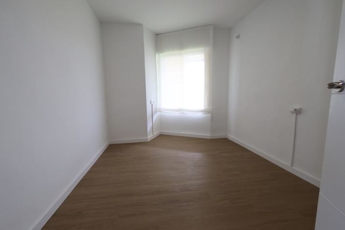 Image No.18-3 Bed Apartment for sale