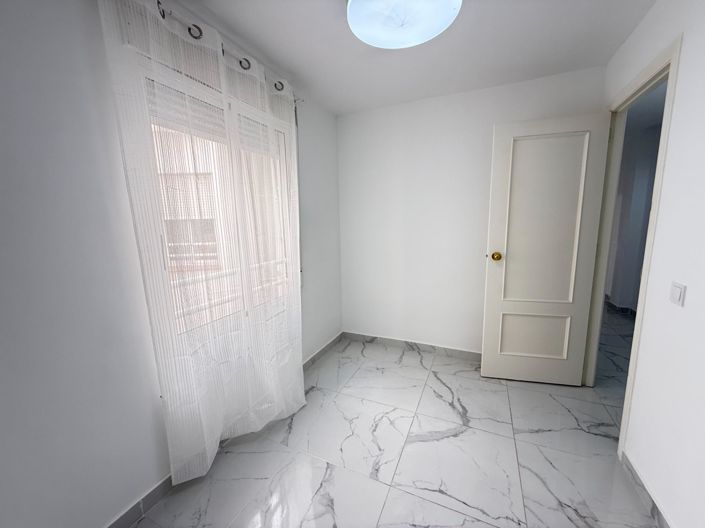 Image No.14-3 Bed Apartment for sale
