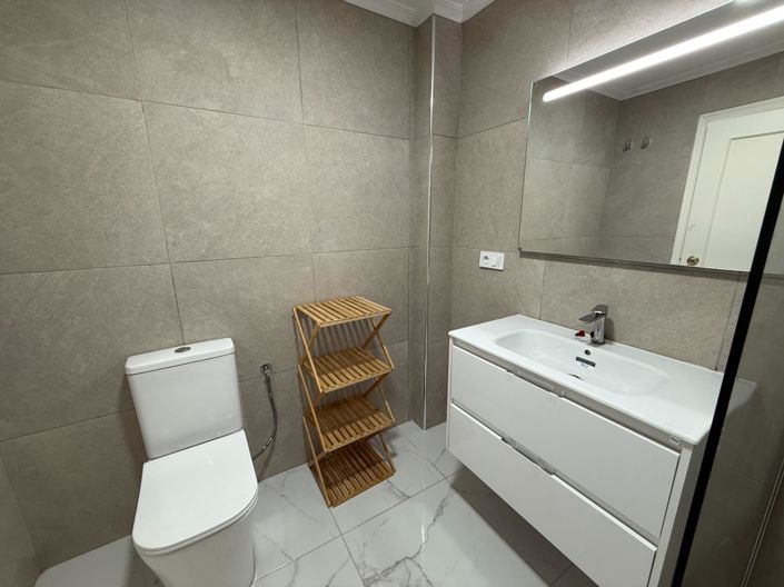 Image No.18-3 Bed Apartment for sale