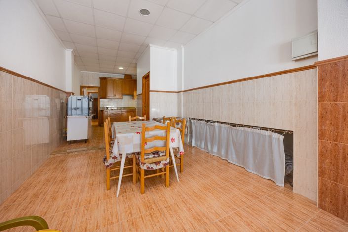 Image No.11-3 Bed Apartment for sale