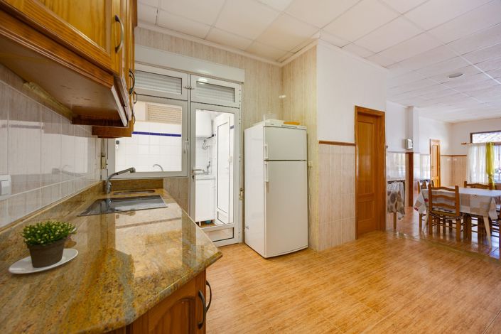 Image No.15-3 Bed Apartment for sale