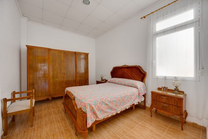 Image No.21-3 Bed Apartment for sale