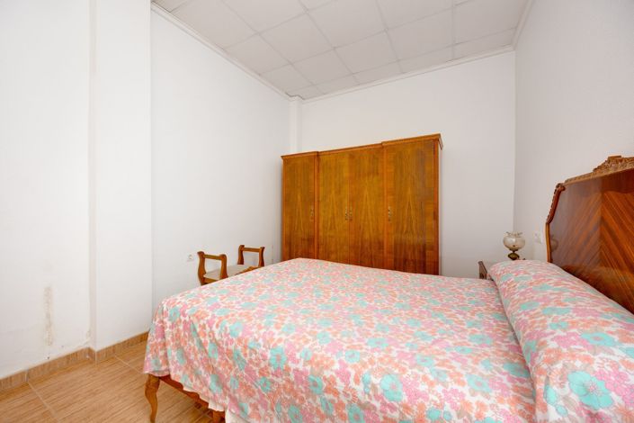 Image No.22-3 Bed Apartment for sale