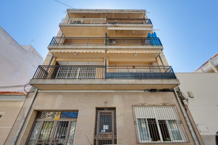 Image No.6-3 Bed Apartment for sale