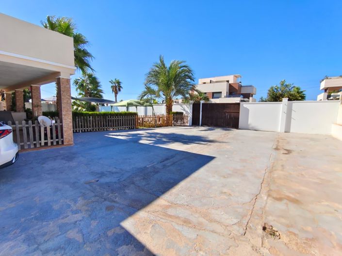 Image No.10-3 Bed Villa for sale