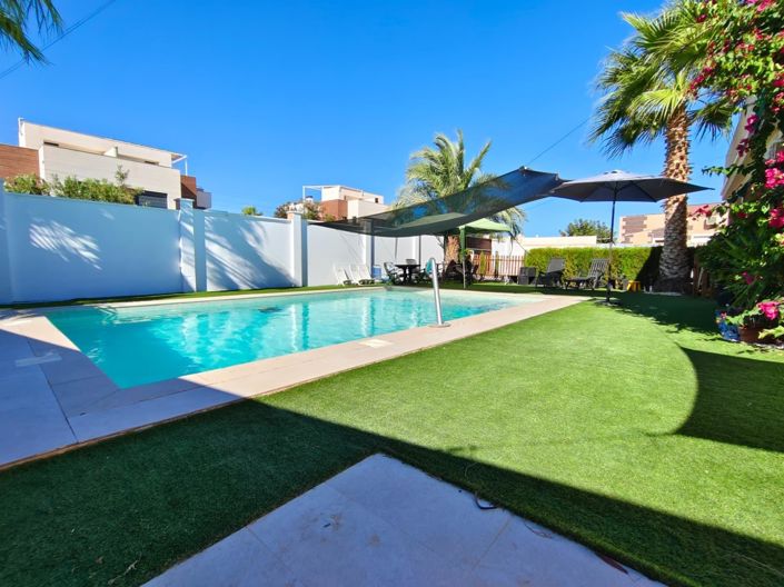 Image No.7-3 Bed Villa for sale