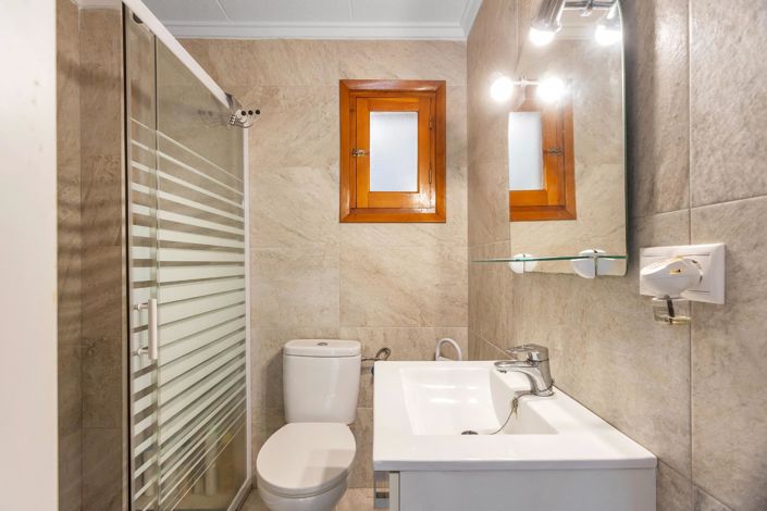 Image No.23-2 Bed Bungalow for sale