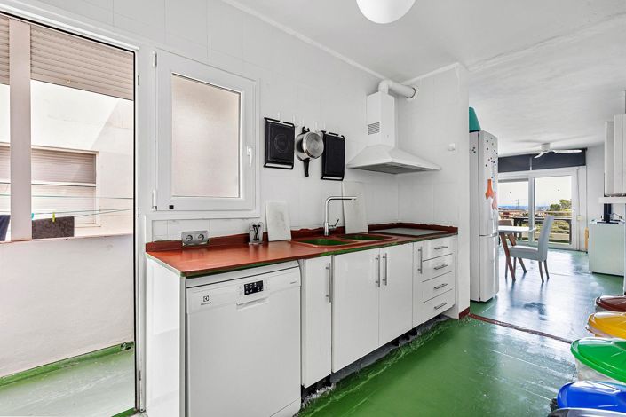 Image No.14-3 Bed Apartment for sale