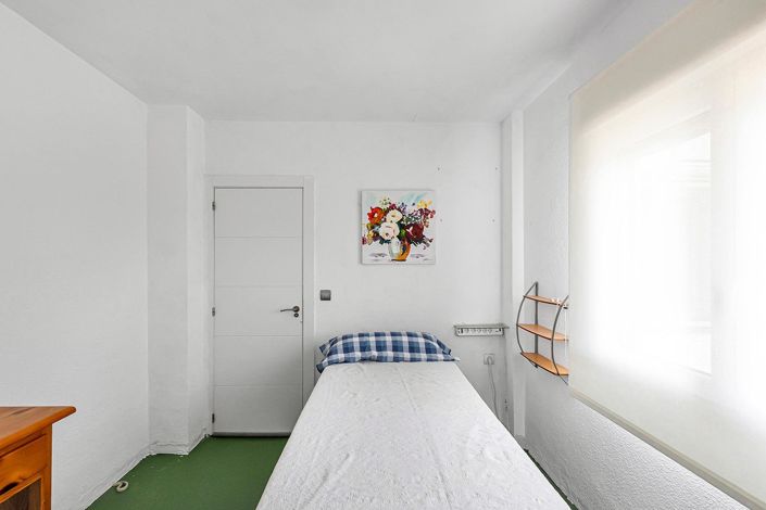 Image No.20-3 Bed Apartment for sale