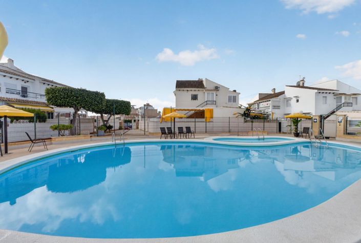 Image No.27-2 Bed Apartment for sale