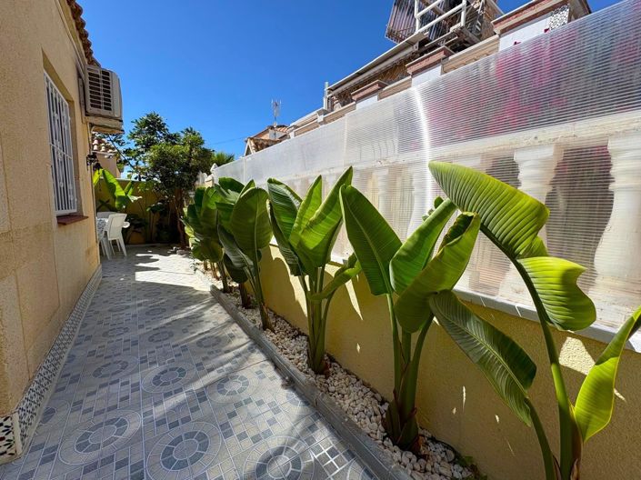 Image No.37-2 Bed Townhouse for sale