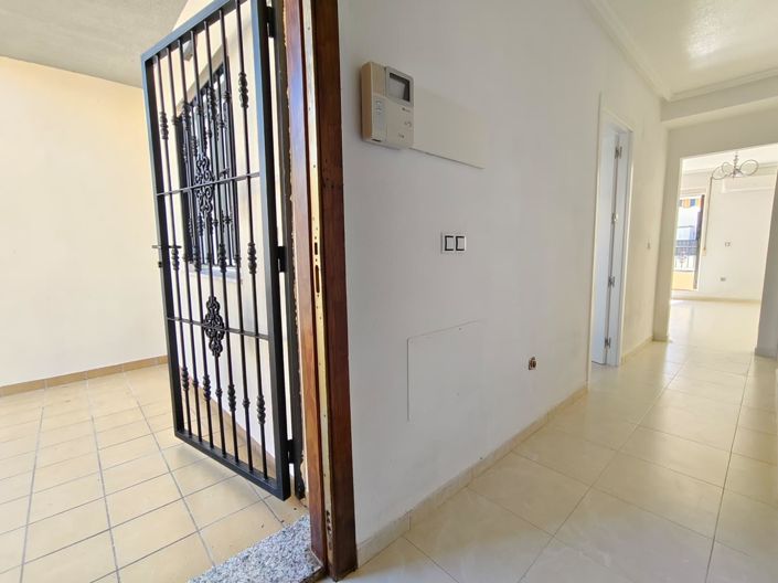 Image No.12-3 Bed Townhouse for sale
