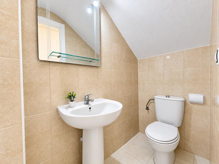 Image No.15-3 Bed Townhouse for sale