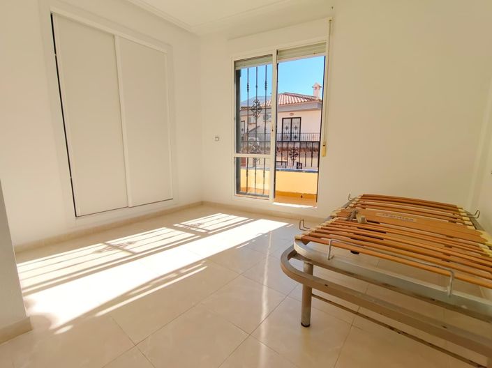 Image No.18-3 Bed Townhouse for sale