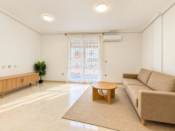 Image No.2-3 Bed Townhouse for sale