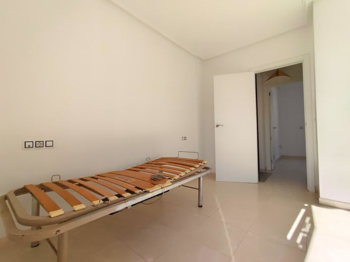 Image No.20-3 Bed Townhouse for sale