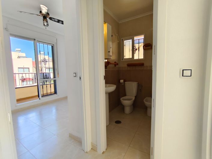 Image No.21-3 Bed Townhouse for sale