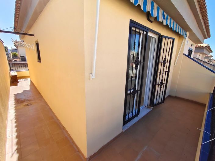 Image No.26-3 Bed Townhouse for sale