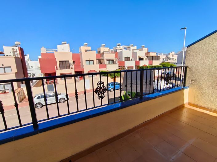 Image No.27-3 Bed Townhouse for sale