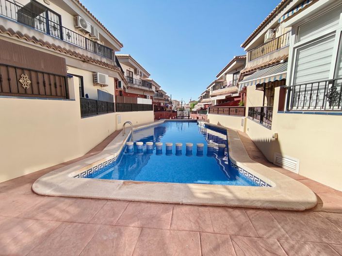 Image No.30-3 Bed Townhouse for sale