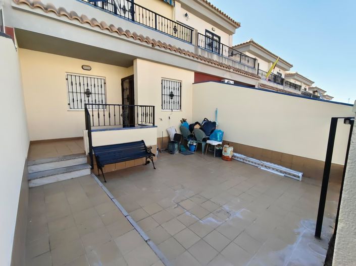 Image No.35-3 Bed Townhouse for sale
