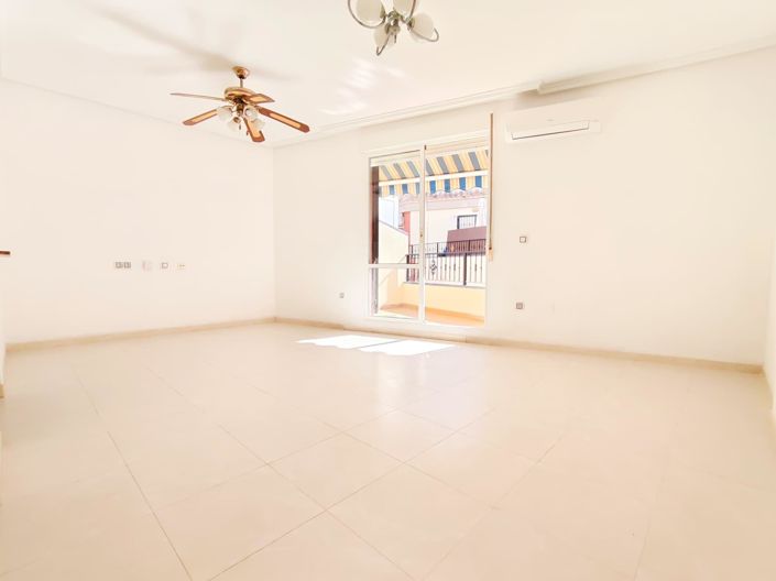 Image No.4-3 Bed Townhouse for sale