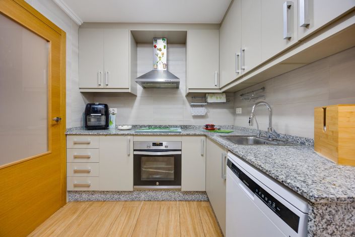 Image No.13-3 Bed Apartment for sale