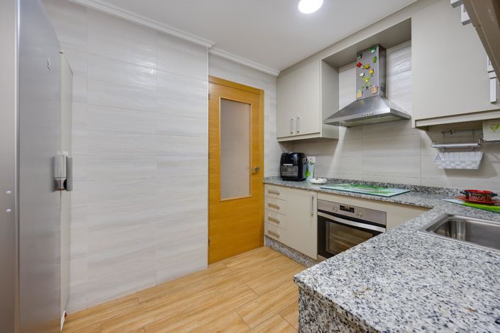 Image No.14-3 Bed Apartment for sale