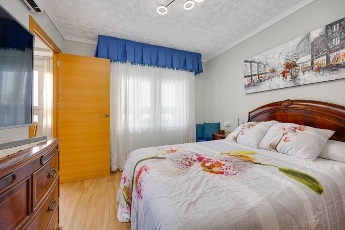 Image No.17-3 Bed Apartment for sale
