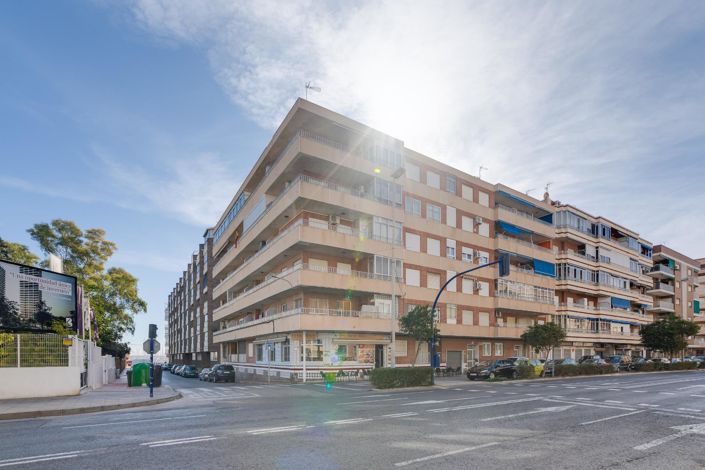 Image No.27-3 Bed Apartment for sale