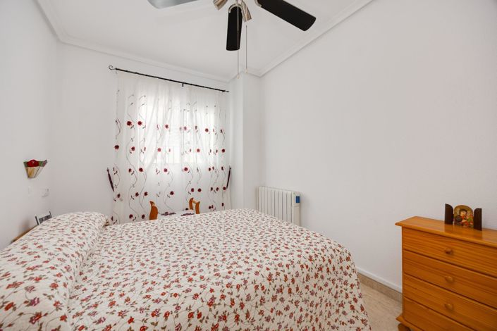 Image No.25-2 Bed Bungalow for sale