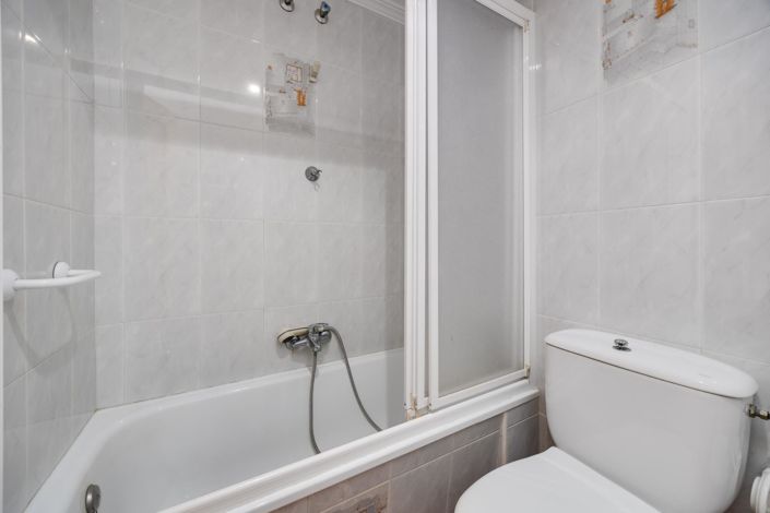 Image No.19-2 Bed Apartment for sale