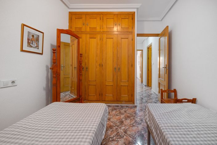 Image No.20-2 Bed Apartment for sale