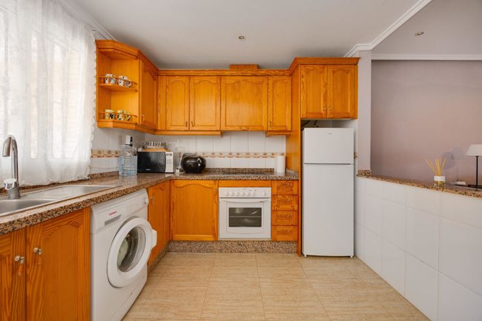 Image No.20-2 Bed Bungalow for sale