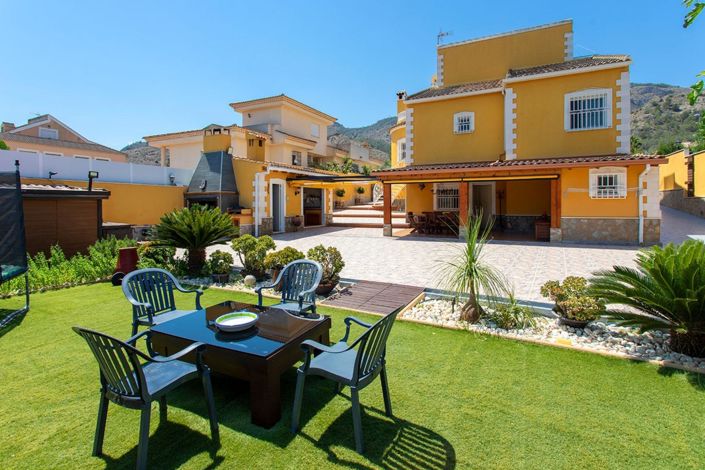 Image No.10-5 Bed Villa for sale