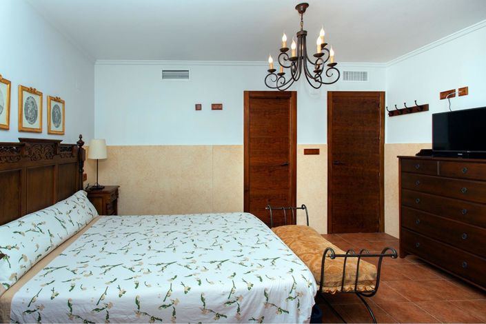 Image No.31-5 Bed Villa for sale