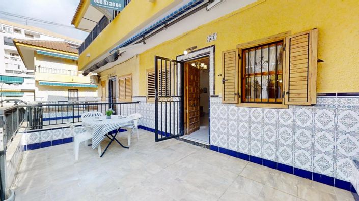 Image No.2-Villa de 2 chambres à vendre à Torrevieja
