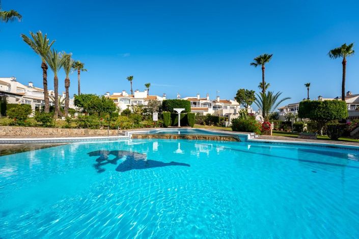 Image No.2-Villa de 2 chambres à vendre à Torrevieja