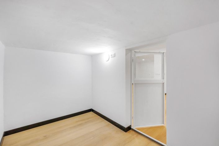 Image No.35-2 Bed Apartment for sale
