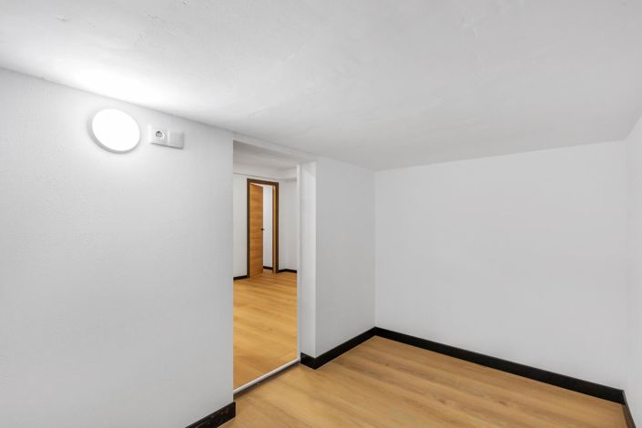 Image No.36-2 Bed Apartment for sale