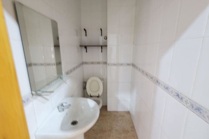 Image No.6-1 Bed Property for sale