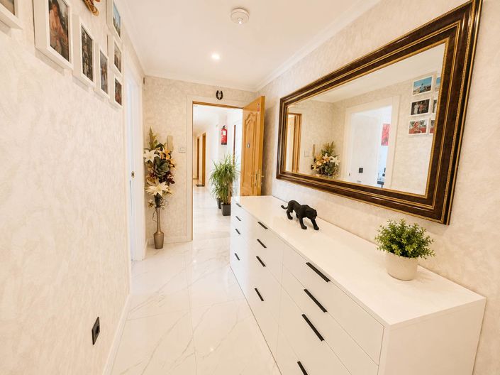 Image No.9-4 Bed Apartment for sale