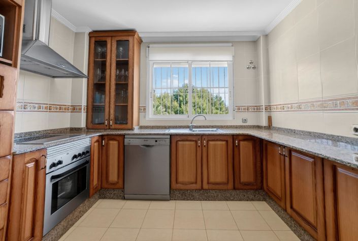 Image No.13-7 Bed Villa for sale
