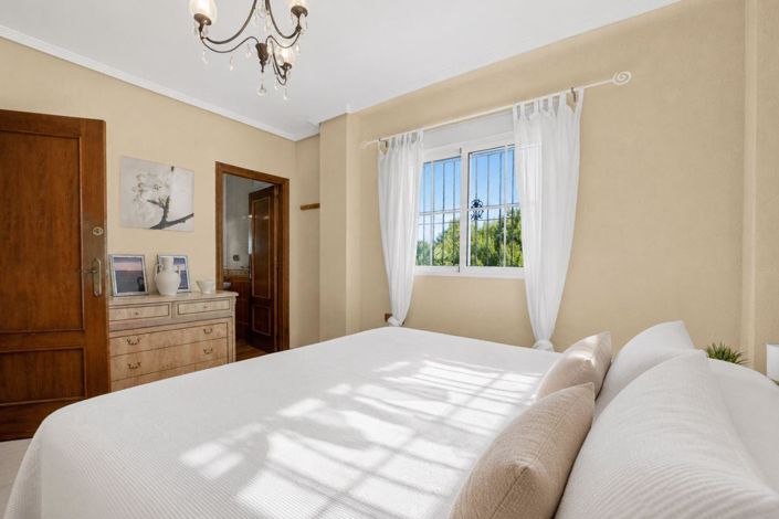 Image No.16-7 Bed Villa for sale