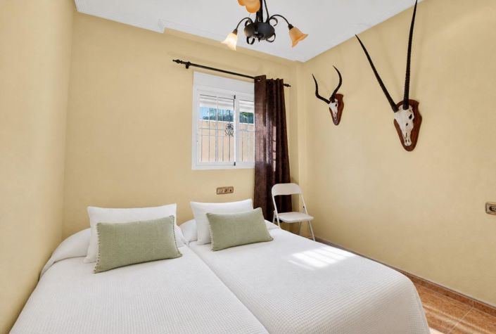 Image No.20-7 Bed Villa for sale